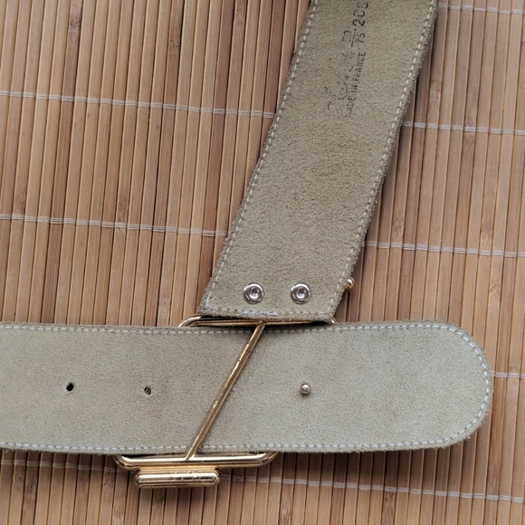 Vintage designer leather belt, made in France, 26"-30" long - Picture 5 of 10